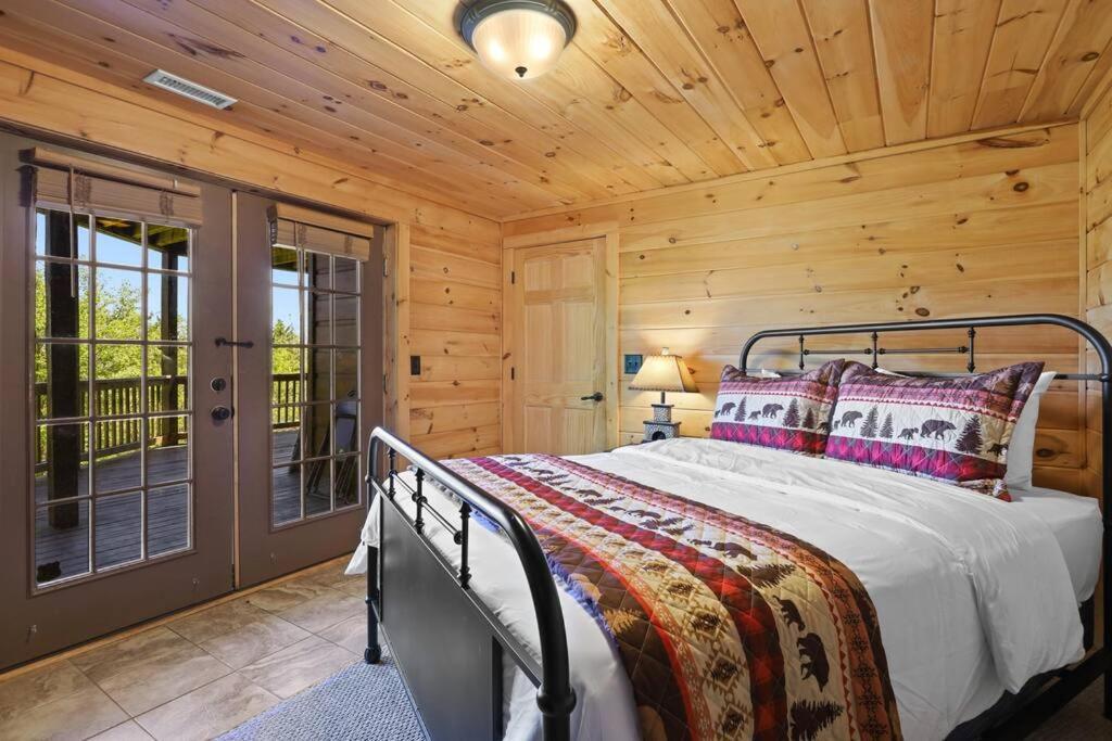 Sky High Lodge By Bk Stays. Large Cabin. Amazing Views. Game Room. Jacuzzi. Six Bedrooms. Sleeps 12 Blue Ridge Exterior photo
